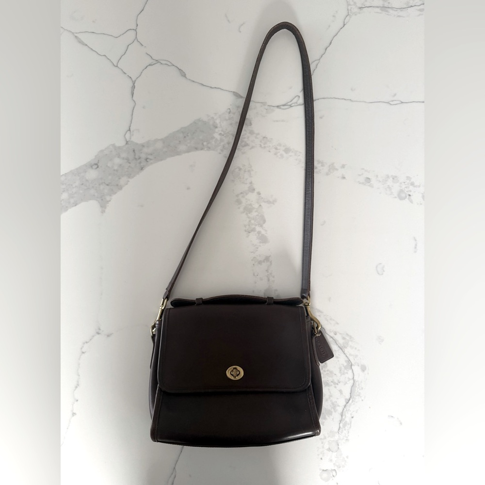 Coach vintage shoulder bag in mahogany 9870